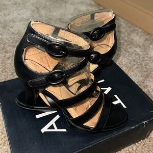 Naturalizer black heels